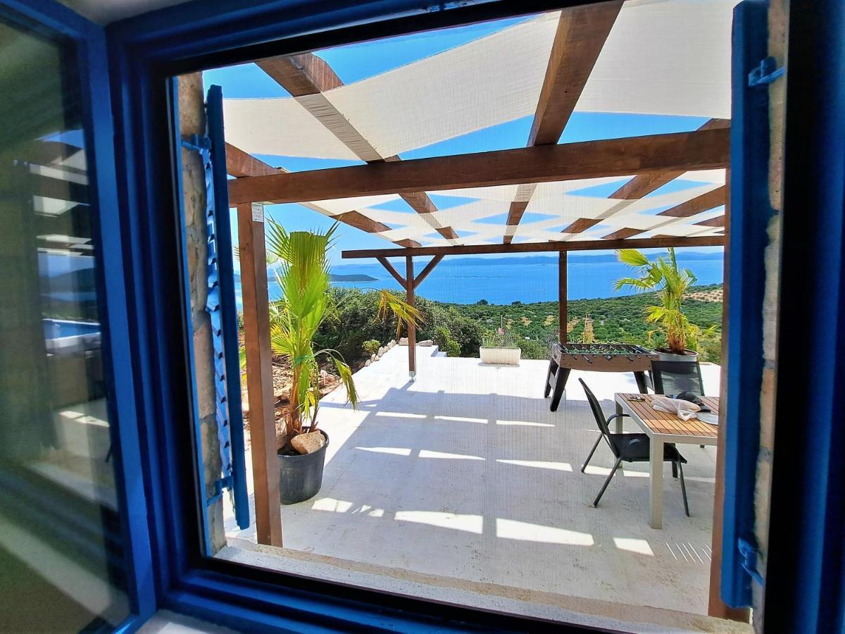 Villa Robinson Tkon